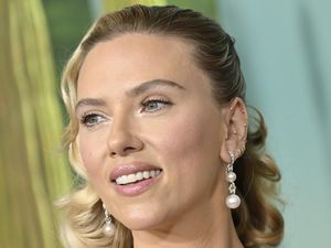 Scarlett Johansson Gugat Aplikasi AI yang Kloning Dirinya