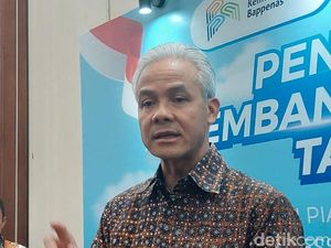 Larang Pungli di Sekolah, Ganjar Sarankan Minta Dana ke Alumni