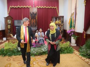 Terima Dubes Palestina, Khofifah Tawarkan Beasiswa Kuliah di Jatim Terima Dubes Palestina, Khofifah Tawarkan Beasiswa Kuliah di Jatim