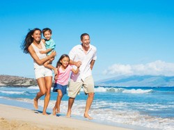 5 Contoh Cerita Tentang Liburan ke Pantai yang Singkat dan Seru!