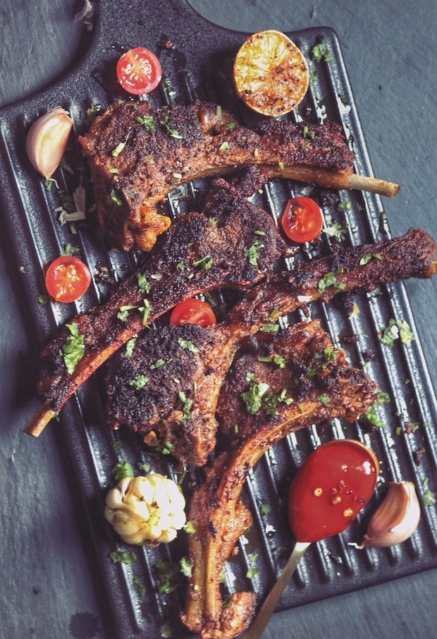 Ilustrasi mengolah daging kambing dengan rempah / Foto: Pexels.com / Saveurs Secretes Ilustrasi mengolah daging kambing dengan rempah / Foto: Pexels.com / Saveurs Secretes