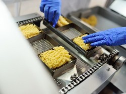 Produksi Mi Instan di Pasaran Melewati Proses Penggorengan, Sehatkah?