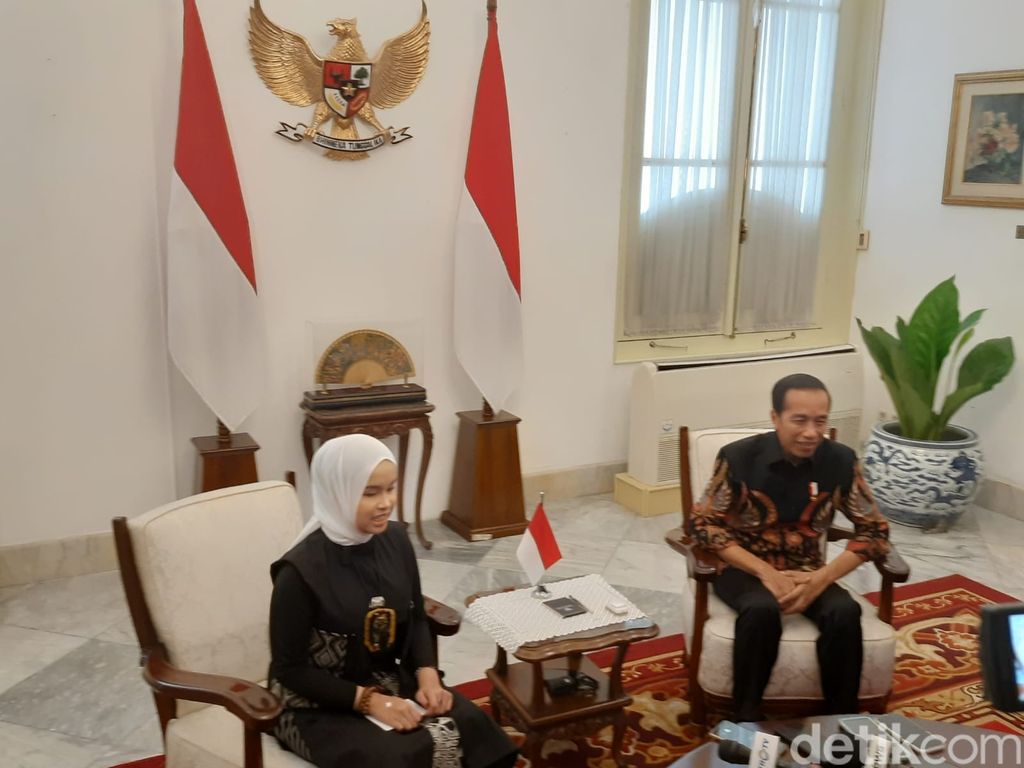 Jokowi dan Putri Ariani di Istana