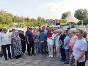 Saat Maruf Amin Jadi Rebutan Foto Warga Lokal di Uzbekistan Saat Maruf Amin Jadi Rebutan Foto Warga Lokal di Uzbekistan