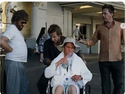 Kalau ini meme Grealish seperti di film Hangover. Bikin ngakak (Internet)