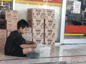 Kisah Bocah SD Penjual Bacil yang Bikin Terharu Warga Garut