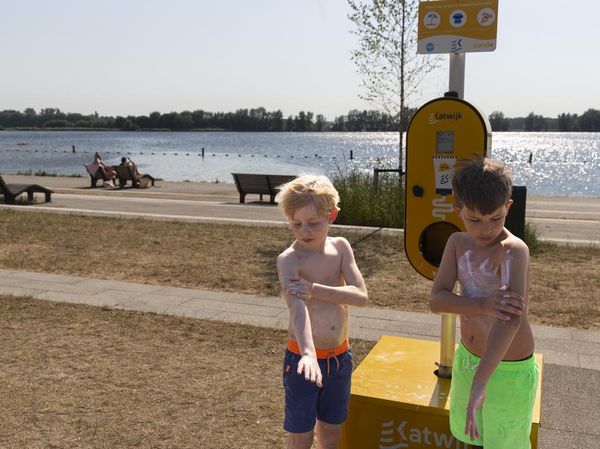 Cegah Kanker Kulit, Pantai di Belanda Sediakan Mesin Sun Screen Gratis