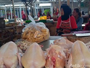 Jelang Idul Adha, Harga Daging Ayam di Klaten Masih Tembus Rp 38.000 Jelang Idul Adha, Harga Daging Ayam di Klaten Masih Tembus Rp 38.000