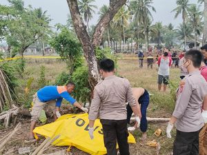 Polisi Tangkap 4 Anak Usia 13-16 Tahun yang Bunuh Pria Terikat Tali di Lebak Polisi Tangkap 4 Anak Usia 13-16 Tahun yang Bunuh Pria Terikat Tali di Lebak