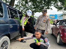 Polisi Tangkap 8 Mobil Dengan Tangki Modifikasi Pelangsir BBM di Bungo