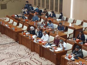 Bahas Sanksi Distribusi BBM Subsidi-LPG 3 Kg, DPR Panggil Dirjen Migas Bahas Sanksi Distribusi BBM Subsidi-LPG 3 Kg, DPR Panggil Dirjen Migas