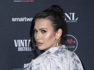 Aktivis Transgender Bikin Heboh, Tampil Topless di Gedung Putih