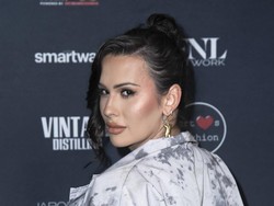 Aktivis Transgender Bikin Heboh, Tampil Topless di Gedung Putih