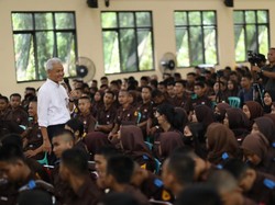 Terobosan Ganjar Bikin Sekolah Virtual untuk Warga Miskin & Difabel