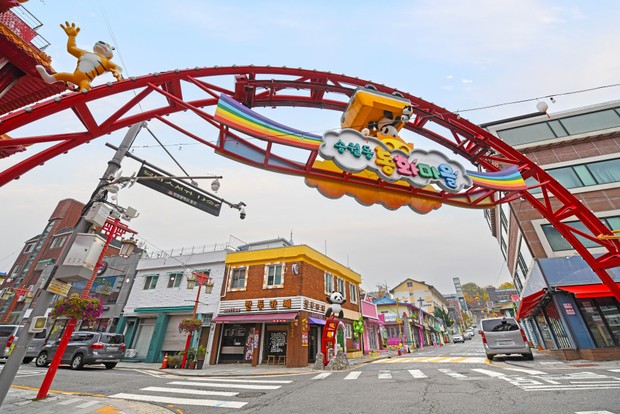 Songwol-dong fairytale village