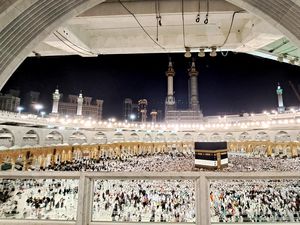 Suasana Masjidil Haram Mulai Dipadati Jemaah Haji