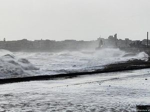 Topan Biparjoy Mendekat, India-Pakistan Evakuasi Puluhan Ribu Warga