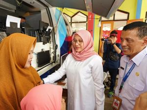 Bupati Ipuk Optimalisasi Layanan Publik Saat Ngantor di Desa Ujung Selatan