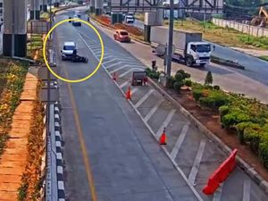 Keluarga Ungkap Luka Sebesar Ban Mobil di Perut Korban Tabrak Lari Cakung Keluarga Ungkap Luka Sebesar Ban Mobil di Perut Korban Tabrak Lari Cakung