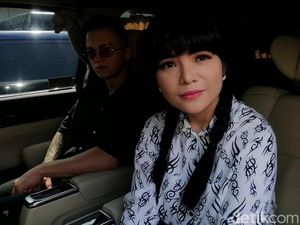 Dinar Candy Buka Suara soal Pakai Bikini di Video Klip Terbaru Dinar Candy Buka Suara soal Pakai Bikini di Video Klip Terbaru