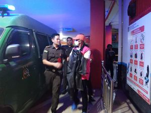 Napi Lapas di Sumbar Diboyong ke Jambi, Ternyata Terlibat Korupsi Rp 310 M Napi Lapas di Sumbar Diboyong ke Jambi, Ternyata Terlibat Korupsi Rp 310 M
