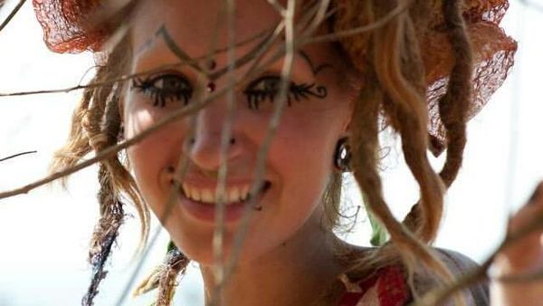 Penampilan Ekstrem Wanita, Bikin Ibunya Menangis Tapi Digilai Para Pria