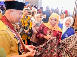 Dorong Investasi Jatim-Sumbar, Khofifah Ajak Pengusaha Investasi di SIER