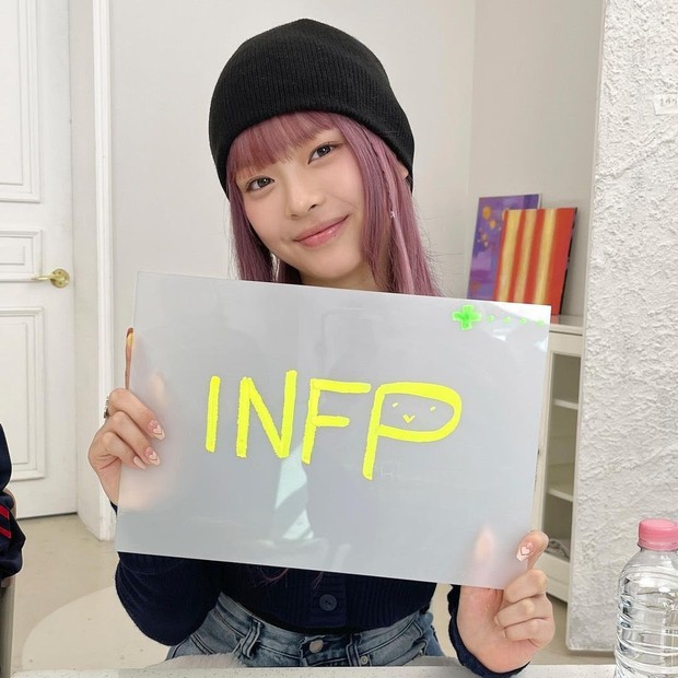 Hanni NewJeans/foto: @newjeans_official/ Hanni