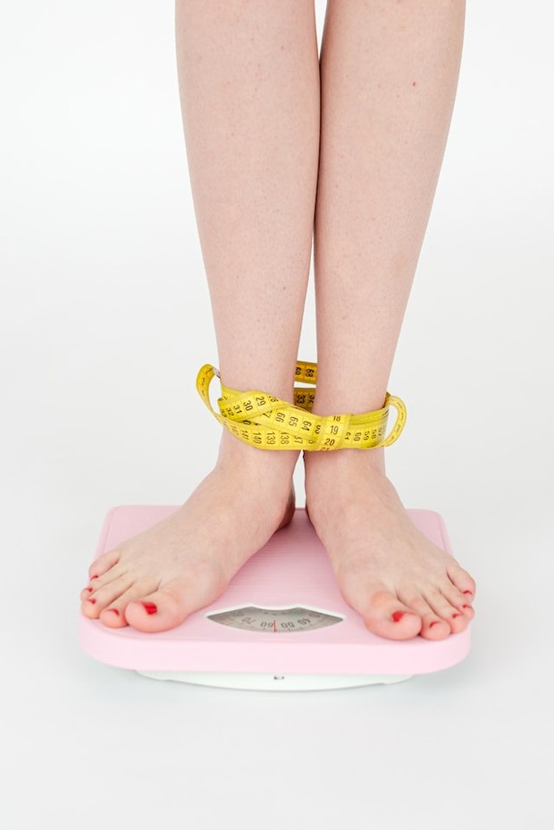 Ilustrasi menurunkan berat badan dengan buah lemon / Foto: Pexels.com / Shvets Production