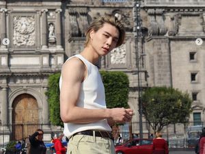 7 Foto Johnny NCT, Batal Jadi DJ di Jakarta - Bali karena Patah Tulang 7 Foto Johnny NCT, Batal Jadi DJ di Jakarta - Bali karena Patah Tulang