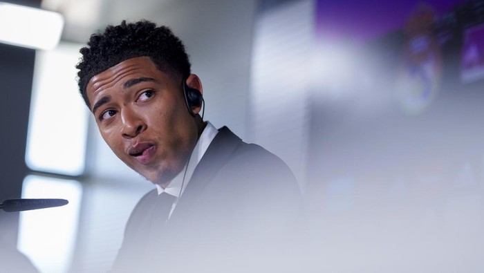Real Madrids new signing Jude Bellingham speaks during a press conference at the clubs training ground in Madrid, Spain, Thursday, June 15, 2023. England midfielder Jude Bellingham has completed his move to Real Madrid from Borussia Dortmund by signing a six-year deal. (AP Photo/Manu Fernandez)