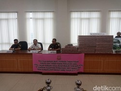 Gunungan Duit Rp 23 M Eks Dirut Bank Jambi yang Disita Kejati
