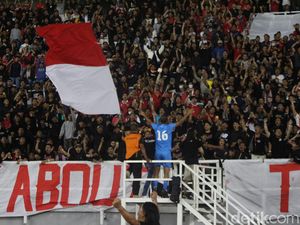 Momen Kiper Palestina Pimpin Chant Ultras Garuda di GBT Momen Kiper Palestina Pimpin Chant Ultras Garuda di GBT