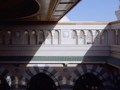 Indahnya Kubah Masjid Nabawi Saat Bergeser
