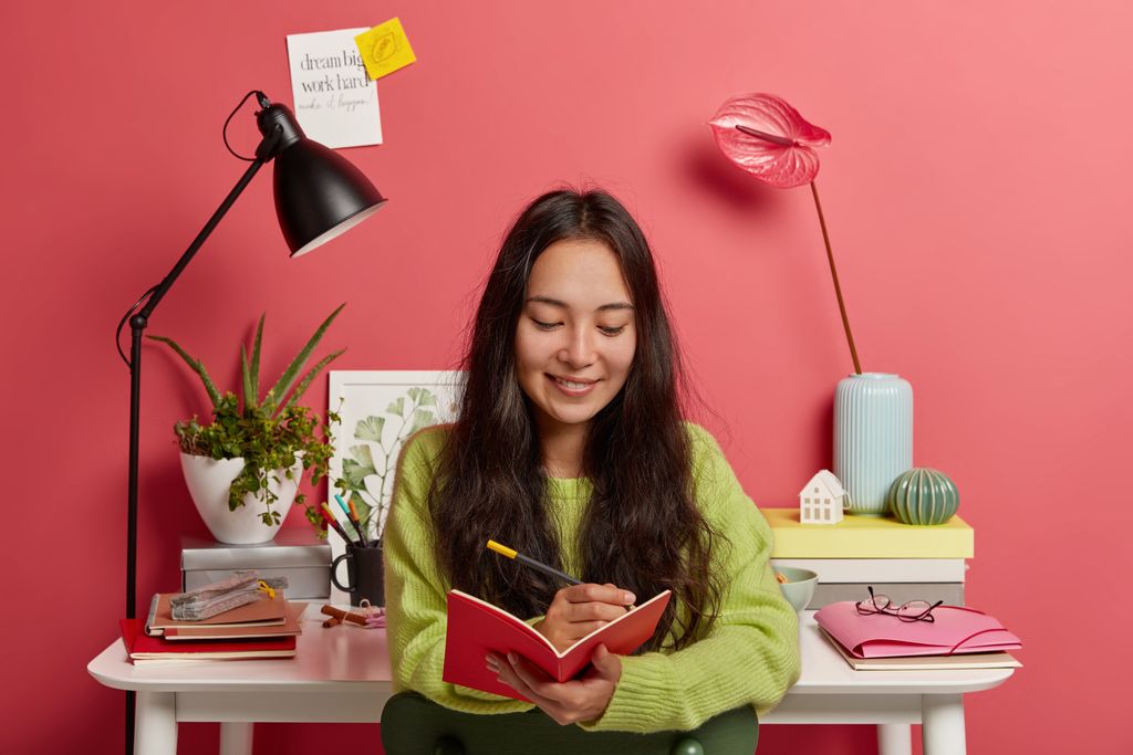 Lebih Bahagia/freepik.com/wayhomestudio