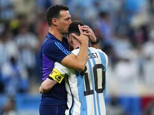 Scaloni: Sulit Tak Bergantung pada Lionel Messi Scaloni: Sulit Tak Bergantung pada Lionel Messi