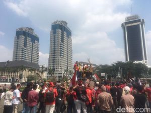 Warga Dayak Demo di Patung Kuda, Tuntut Putra Dayak Dilibatkan di IKN