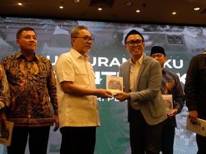 Momen Mendag Luncurkan Buku Zulhas, Kerja Bantu Rakyat