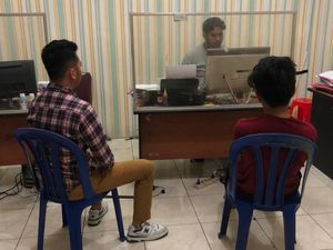 Kesal Tak Dibelikan HP, ABG Nekat Bakar Rumah Nenek di Banyumas Kesal Tak Dibelikan HP, ABG Nekat Bakar Rumah Nenek di Banyumas
