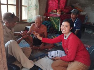 Pemkab Buleleng Kucurkan BSU Rp 450 Ribu per Bulan untuk Warga Miskin Pemkab Buleleng Kucurkan BSU Rp 450 Ribu per Bulan untuk Warga Miskin