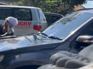Terungkap! Bule AS yang Cegat Mobil Polisi Pernah Menggelandang di Bali Terungkap! Bule AS yang Cegat Mobil Polisi Pernah Menggelandang di Bali
