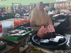 Kegigihan Penjual Cincau Nabung 12 Tahun Akhirnya Berangkat Haji