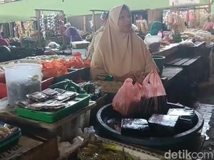 Kegigihan Penjual Cincau Nabung 12 Tahun Akhirnya Berangkat Haji Kegigihan Penjual Cincau Nabung 12 Tahun Akhirnya Berangkat Haji