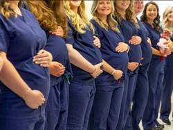 Begini Jadinya Saat 12 Perawat Rumah Sakit di Satu Ruangan Hamil Bersamaan