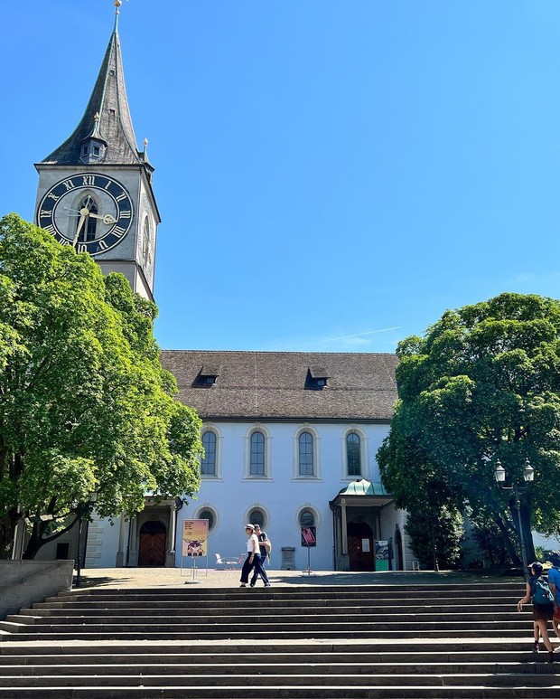 Potret Lee Hyo Ri dan Lee Sang Soon ketika berlibur di Swiss/ Foto: instagram.com/lee_hyolee Potret Lee Hyo Ri dan Lee Sang Soon ketika berlibur di Swiss