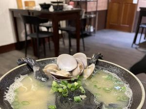 5 Kuliner Ekstrem yang Bikin Penasaran, Pizza Ular hingga Ramen Katak