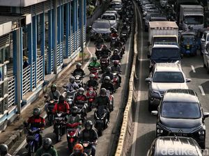 Penjualan Motor, Mobil, dan Semen Diprediksi Turun Penjualan Motor, Mobil, dan Semen Diprediksi Turun