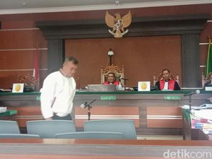 Eks Ketua DPRD Manado Ngaku Tak Pernah Tanda Tangan di PKS PDAM-WMD Eks Ketua DPRD Manado Ngaku Tak Pernah Tanda Tangan di PKS PDAM-WMD