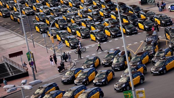 Sopir Taksi di Barcelona Demo, Protes Putusan Terkait Taksi Online