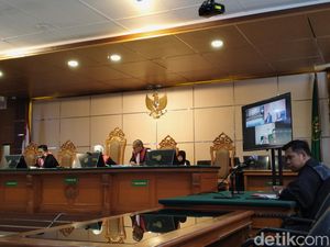 Duit Panas Suap Hakim Agung Dipakai PNS MA Beli Mobil Baru Duit Panas Suap Hakim Agung Dipakai PNS MA Beli Mobil Baru